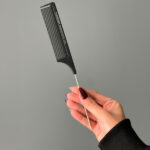 این تصویر شامل عکس محصول شانه دندانه ریز دم باریک تونی می باشد.