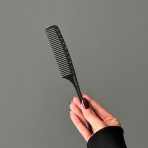 این تصویر شامل عکس محصول شانه دندانه ریز تونی می باشد.