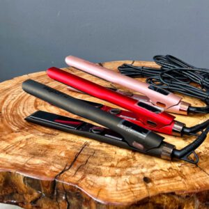 این تصویر شامل عکس محصول اتوی حرفه‌ای مگاآپ مدل N1 می باشد.